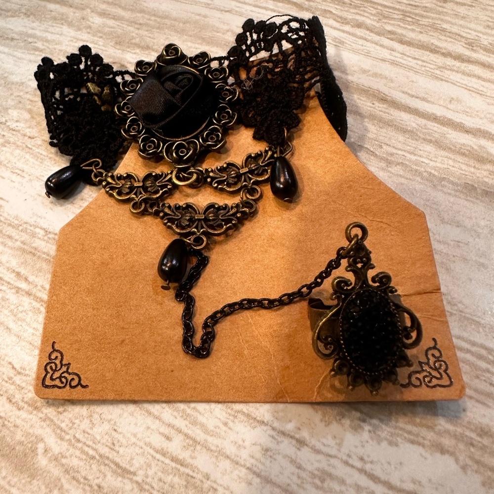 Goth bracelet ring set 
Adjustable size